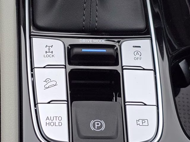 2026 White Pearl Hyundai Tucson SEL Plus AWD SUV
