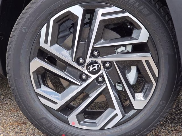 2026 Shimmering Silver Hyundai Tucson SEL Plus AWD SUV