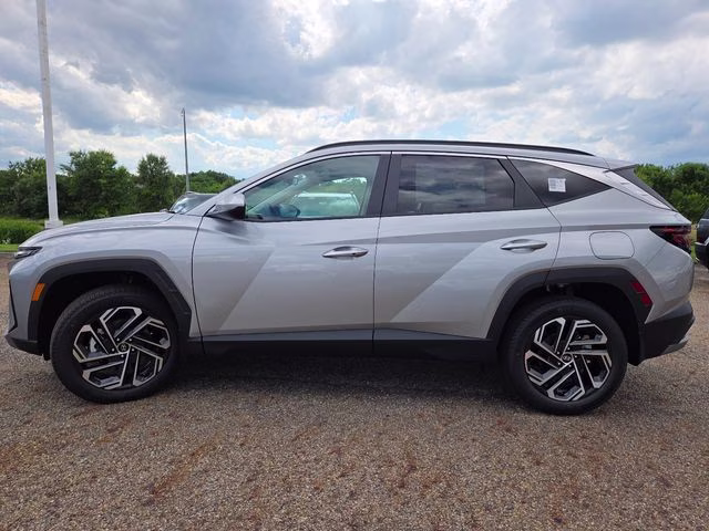 2026 Shimmering Silver Hyundai Tucson SEL Plus AWD SUV