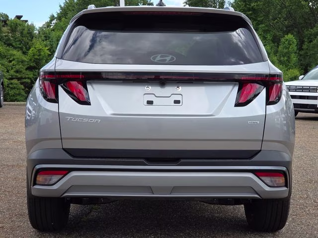 2026 Shimmering Silver Hyundai Tucson SEL Plus AWD SUV