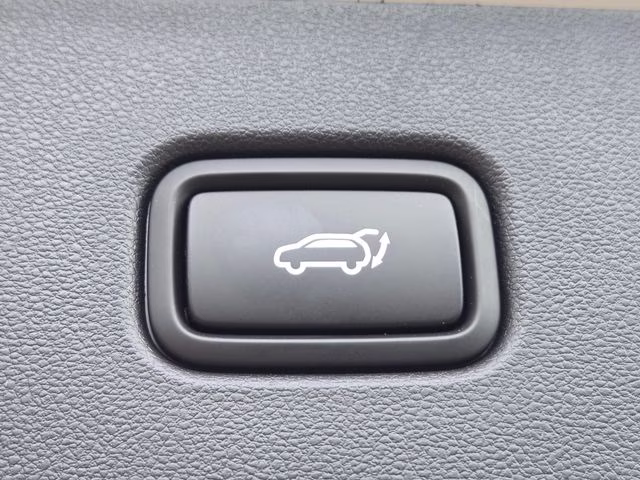 2026 Shimmering Silver Hyundai Tucson SEL Plus AWD SUV