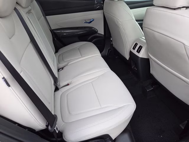 2026 Shimmering Silver Hyundai Tucson SEL Plus AWD SUV