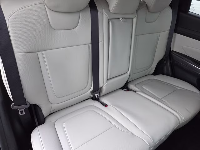 2026 Shimmering Silver Hyundai Tucson SEL Plus AWD SUV