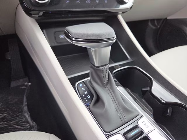 2026 Shimmering Silver Hyundai Tucson SEL Plus AWD SUV