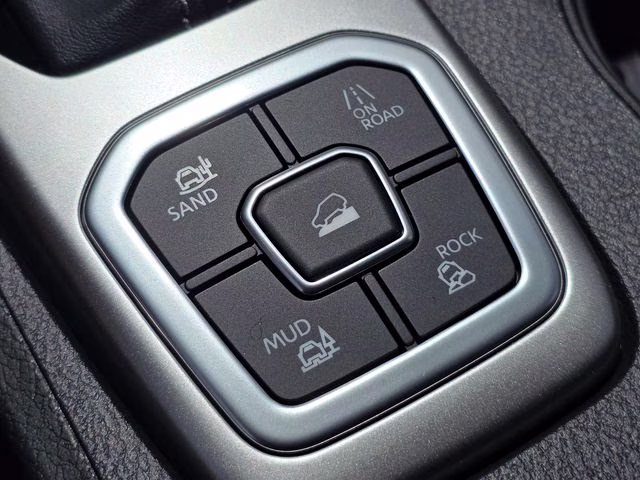 2026 Gun Metallic Nissan Frontier SV 4X4 Truck
