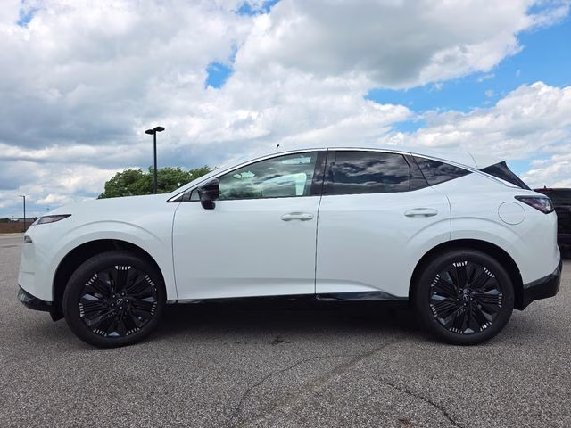 2026 Everest White Pearl Tricoat Nissan Murano Platinum AWD SUV