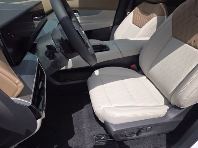 2026 Everest White Pearl Tricoat Nissan Murano Platinum AWD SUV