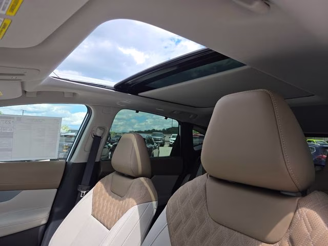 2026 Everest White Pearl Tricoat Nissan Murano Platinum AWD SUV