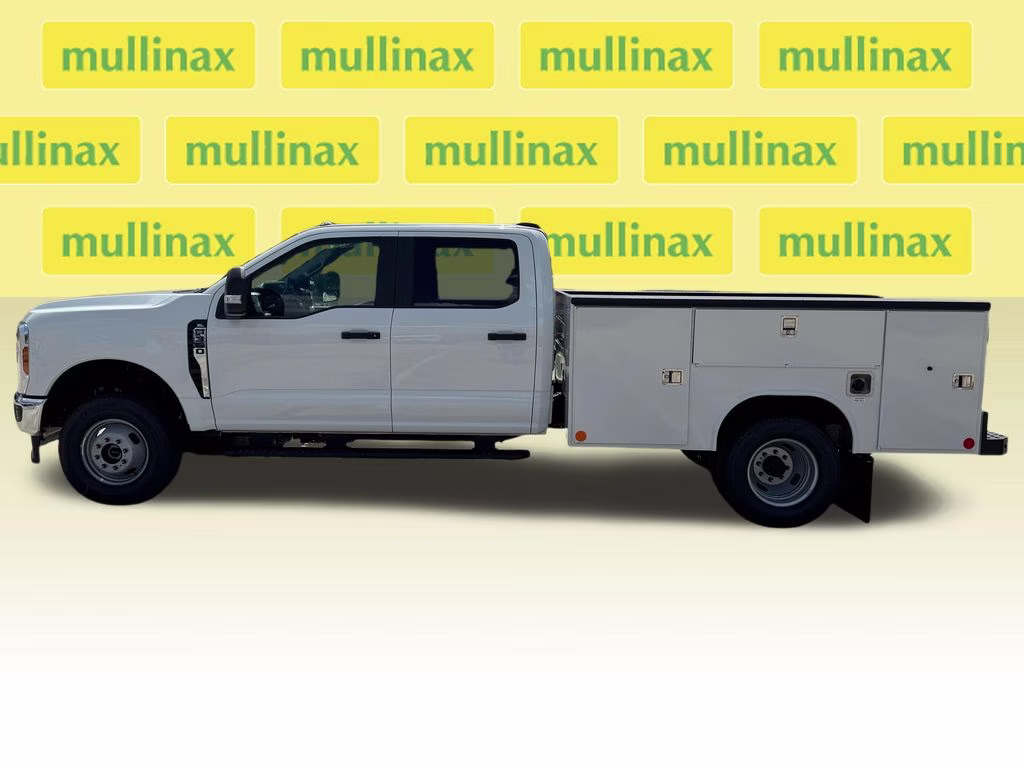 2026 Oxford White Ford Super Duty F-350 DRW XL 4X4 Chassis