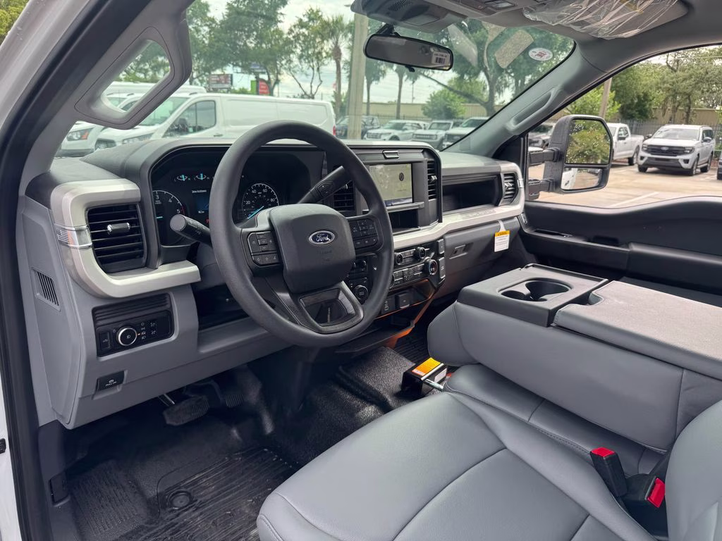 2026 Oxford White Ford Super Duty F-350 DRW XL 4X4 Chassis