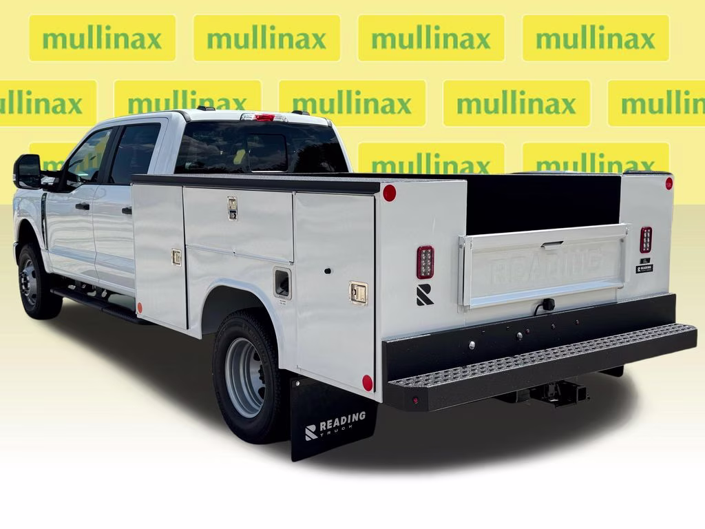 2026 Oxford White Ford Super Duty F-350 DRW XL 4X4 Chassis