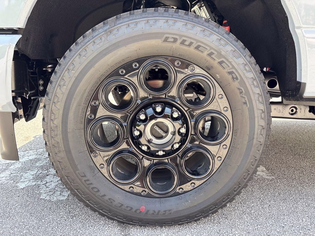 2026 Glacier Gray Metallic Tri-Coat Ford Super Duty F-250 SRW Lariat 4X4 Truck