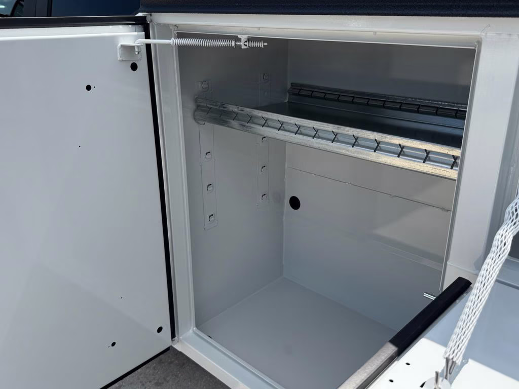 2026 Oxford White Ford Super Duty F-350 DRW XL 4X4 Chassis