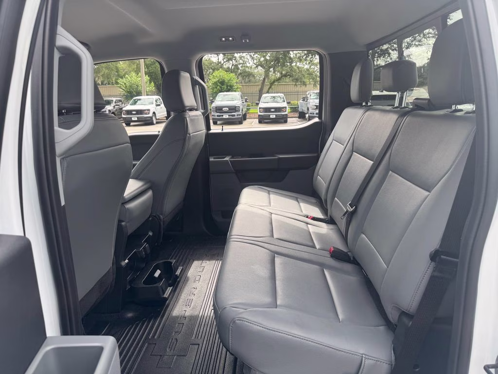 2026 Oxford White Ford Super Duty F-350 DRW XL 4X4 Chassis