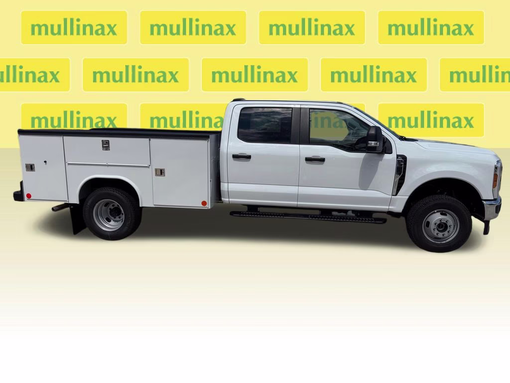 2026 Oxford White Ford Super Duty F-350 DRW XL 4X4 Chassis