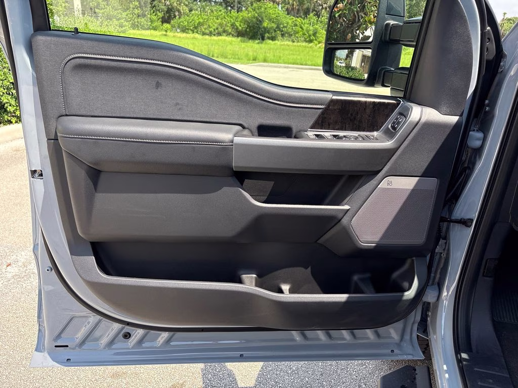 2026 Glacier Gray Metallic Tri-Coat Ford Super Duty F-250 SRW Lariat 4X4 Truck