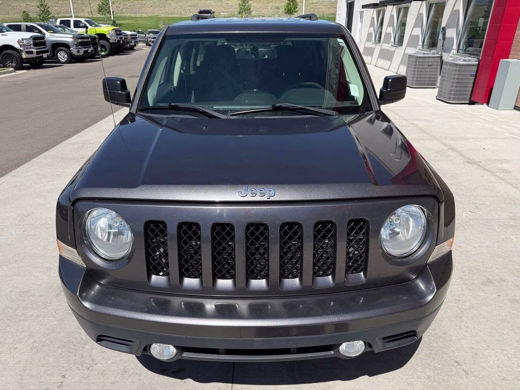 2016 Granite Crystal Metallic Clearcoat Jeep Patriot Latitude FWD SUV