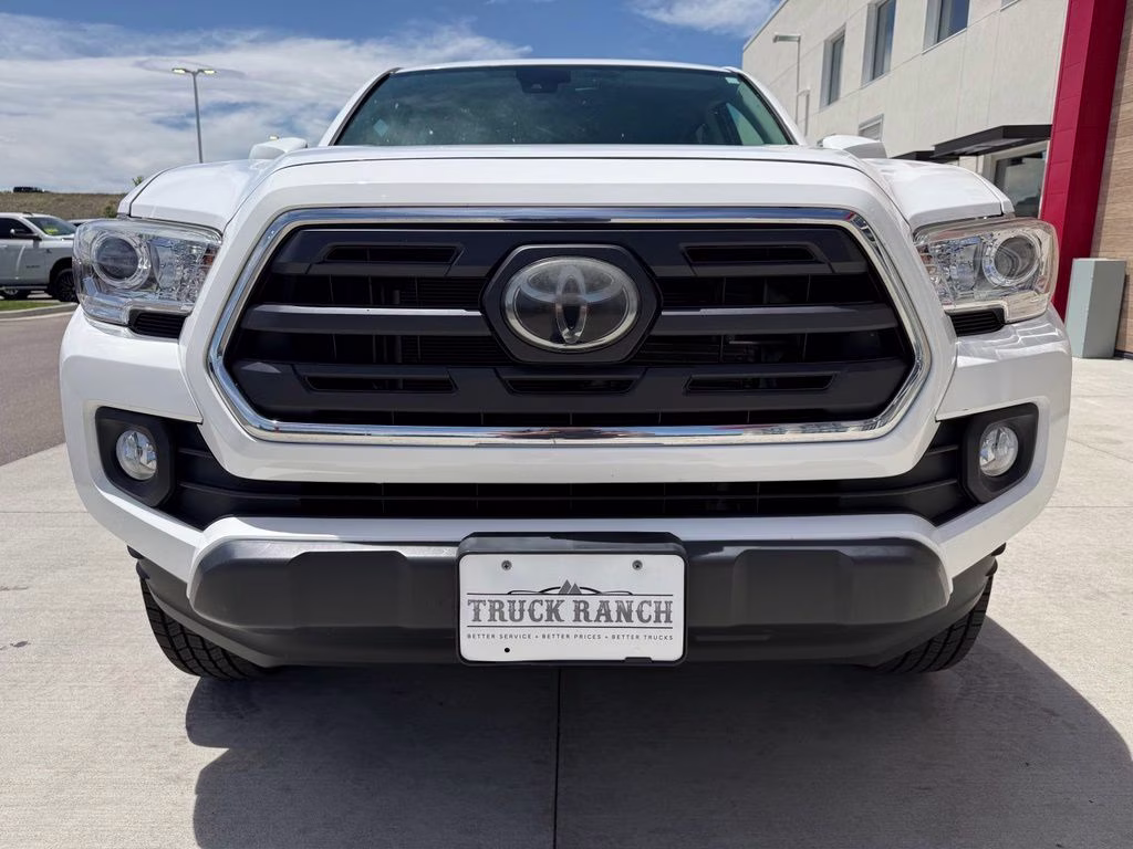 2019 Super White Toyota Tacoma SR5 4X4 Truck