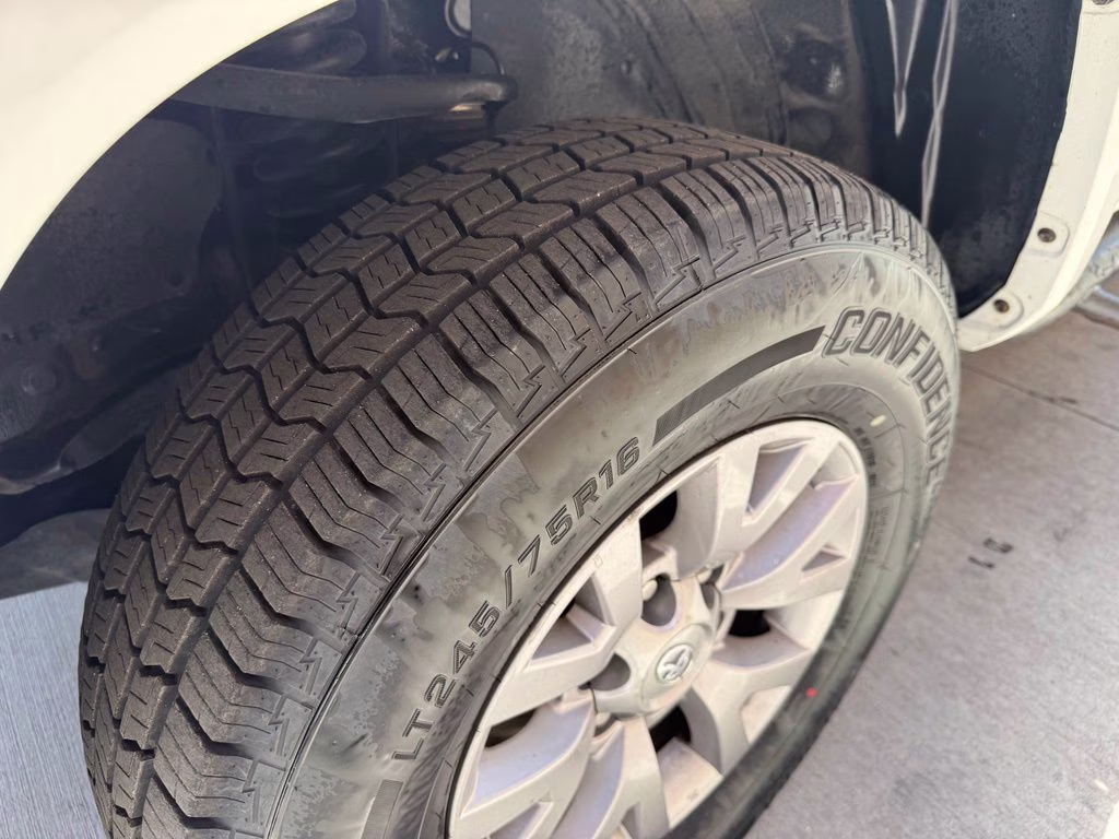 2019 Super White Toyota Tacoma SR5 4X4 Truck