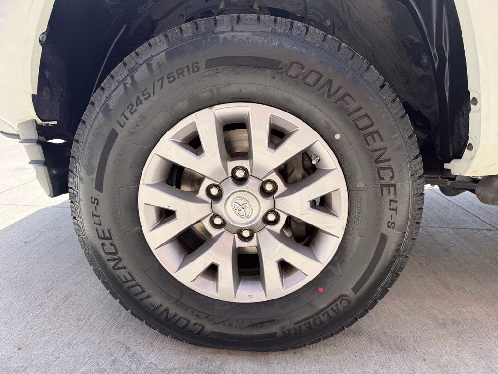 2019 Super White Toyota Tacoma SR5 4X4 Truck