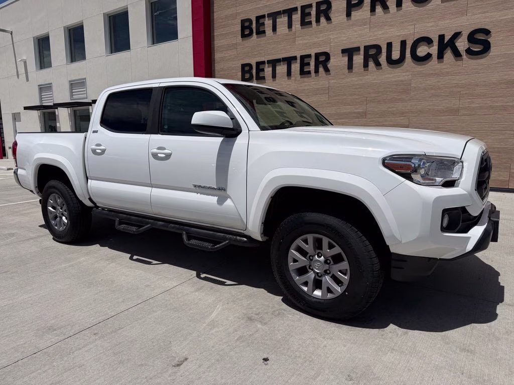 2019 Super White Toyota Tacoma SR5 4X4 Truck