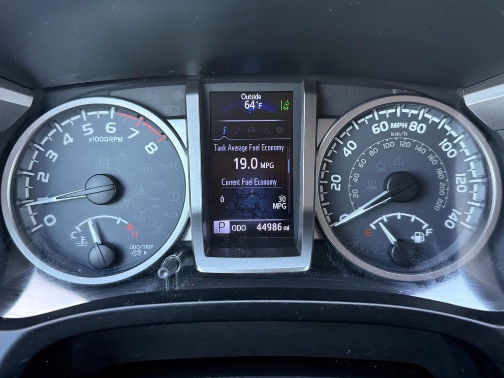 2019 Super White Toyota Tacoma SR5 4X4 Truck