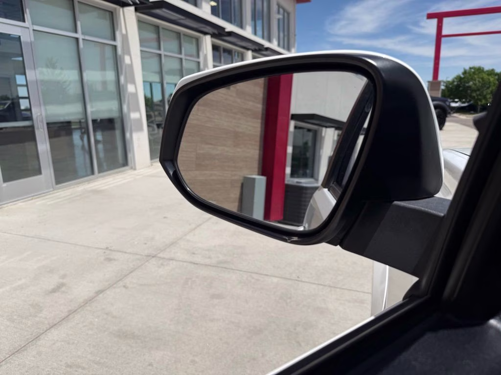 2019 Super White Toyota Tacoma SR5 4X4 Truck