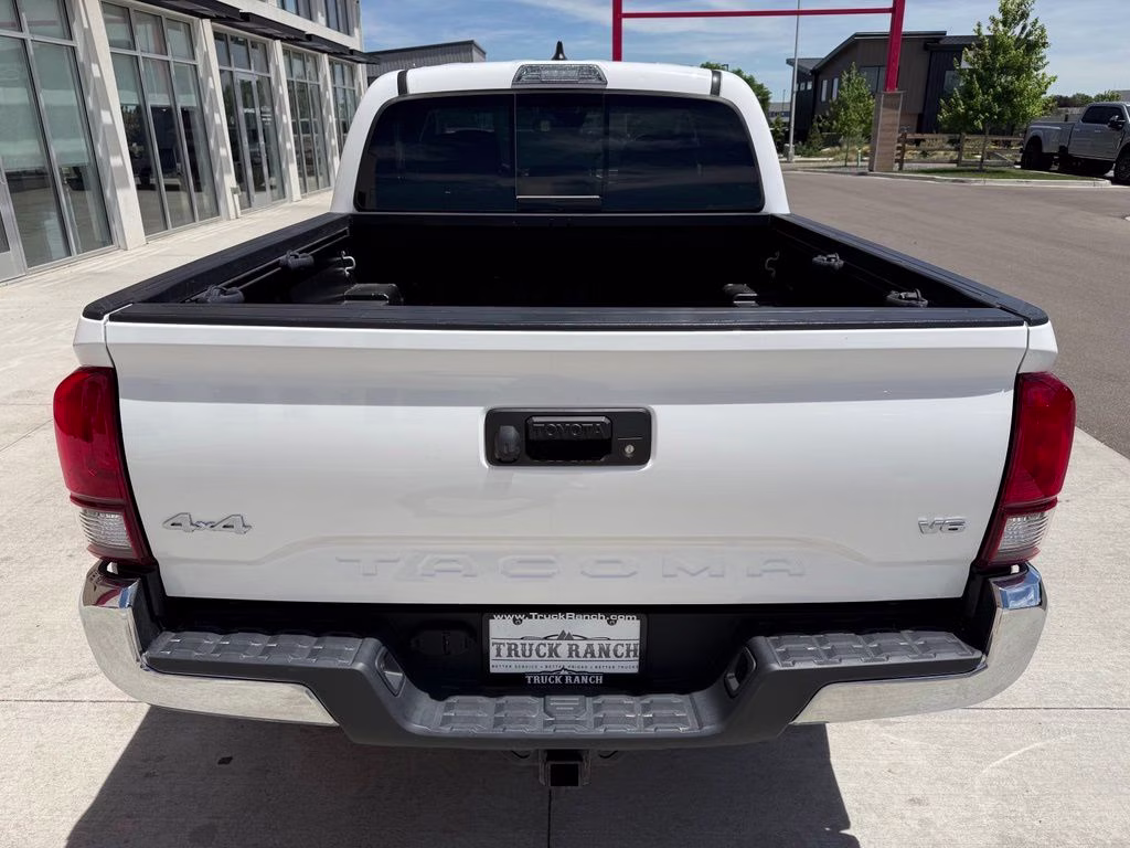 2019 Super White Toyota Tacoma SR5 4X4 Truck