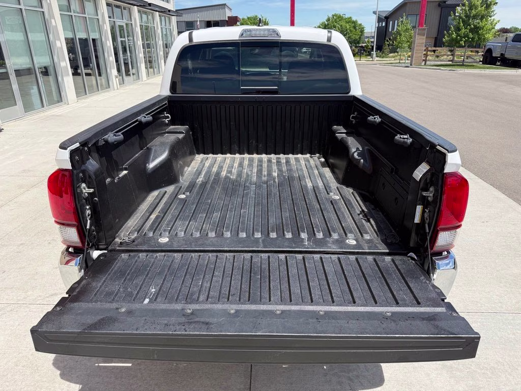 2019 Super White Toyota Tacoma SR5 4X4 Truck