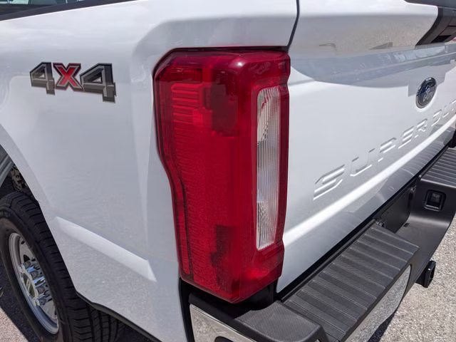 2026 Oxford White Ford Super Duty F-250 SRW XL 4X4 Truck