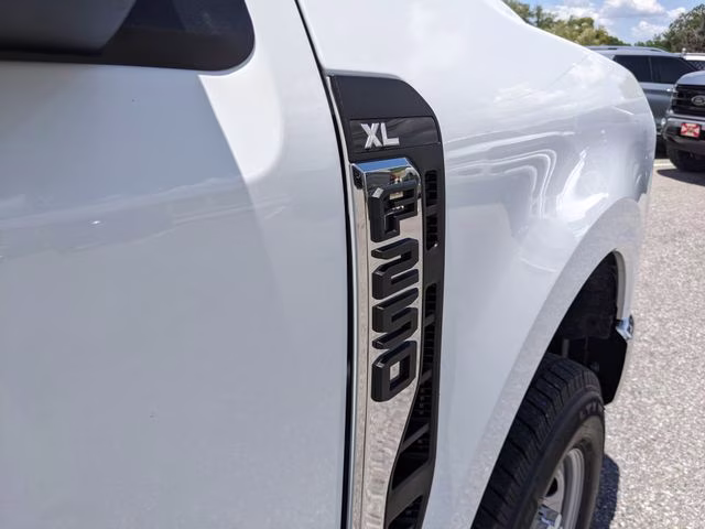 2026 Oxford White Ford Super Duty F-250 SRW XL 4X4 Truck