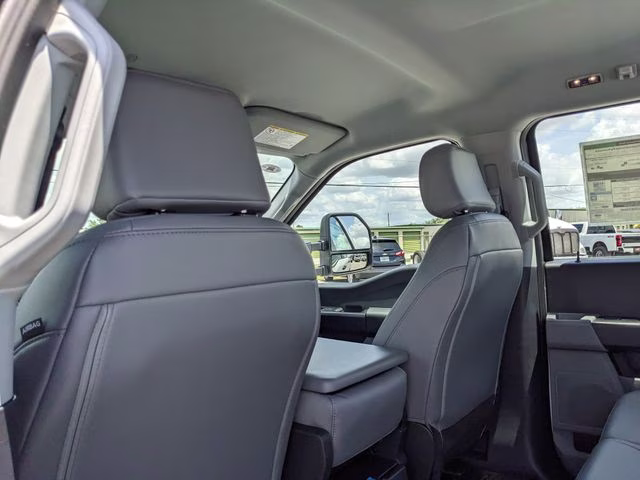 2026 Oxford White Ford Super Duty F-250 SRW XL 4X4 Truck