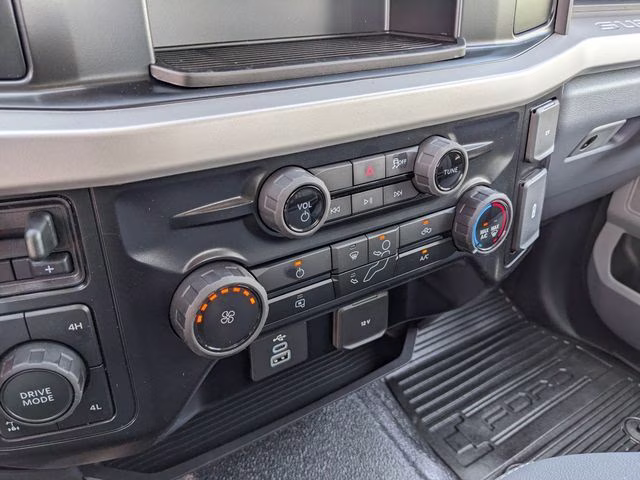 2026 Oxford White Ford Super Duty F-250 SRW XL 4X4 Truck