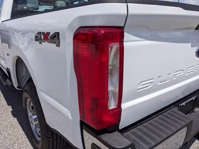 2026 Oxford White Ford Super Duty F-250 SRW XL 4X4 Truck