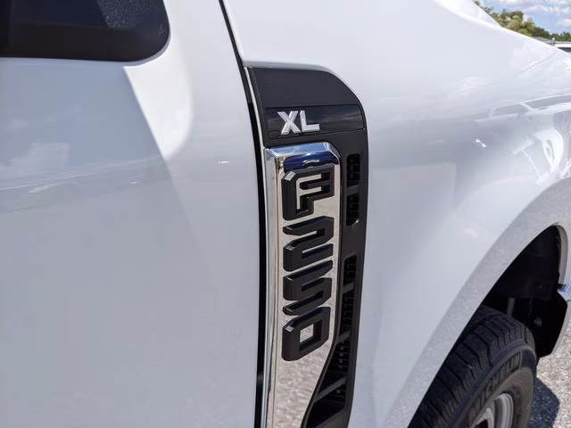 2026 Oxford White Ford Super Duty F-250 SRW XL 4X4 Truck