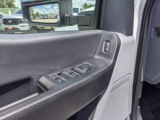2026 Oxford White Ford Super Duty F-250 SRW XL 4X4 Truck