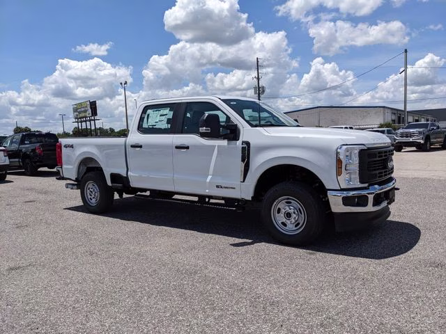 2026 Oxford White Ford Super Duty F-250 SRW XL 4X4 Truck