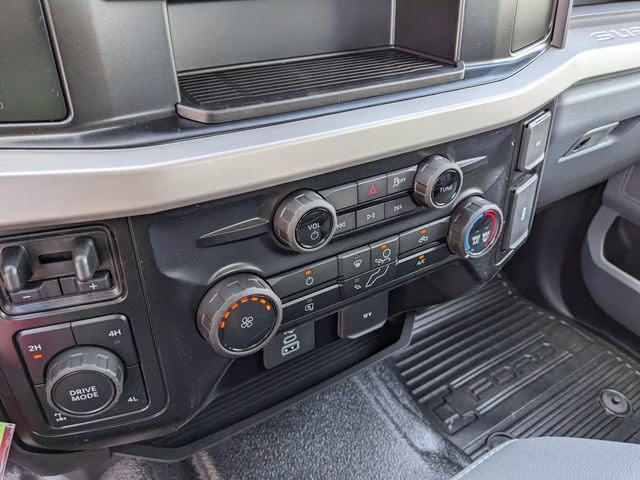 2026 Oxford White Ford Super Duty F-250 SRW XL 4X4 Truck