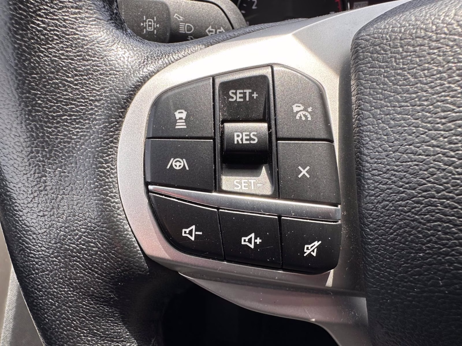 2023 Ford Explorer XLT - Photo 17