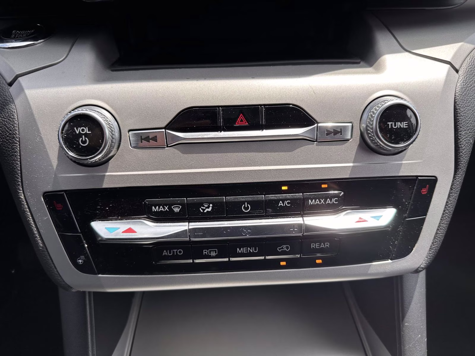 2023 Ford Explorer XLT - Photo 24