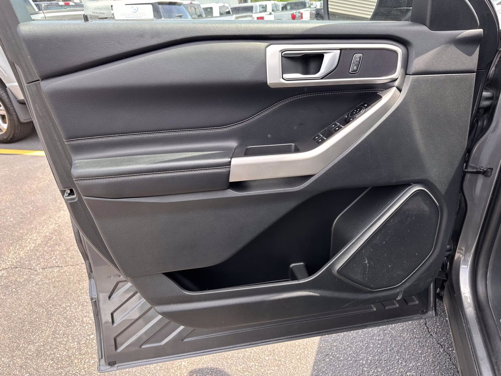 2023 Ford Explorer XLT - Photo 9