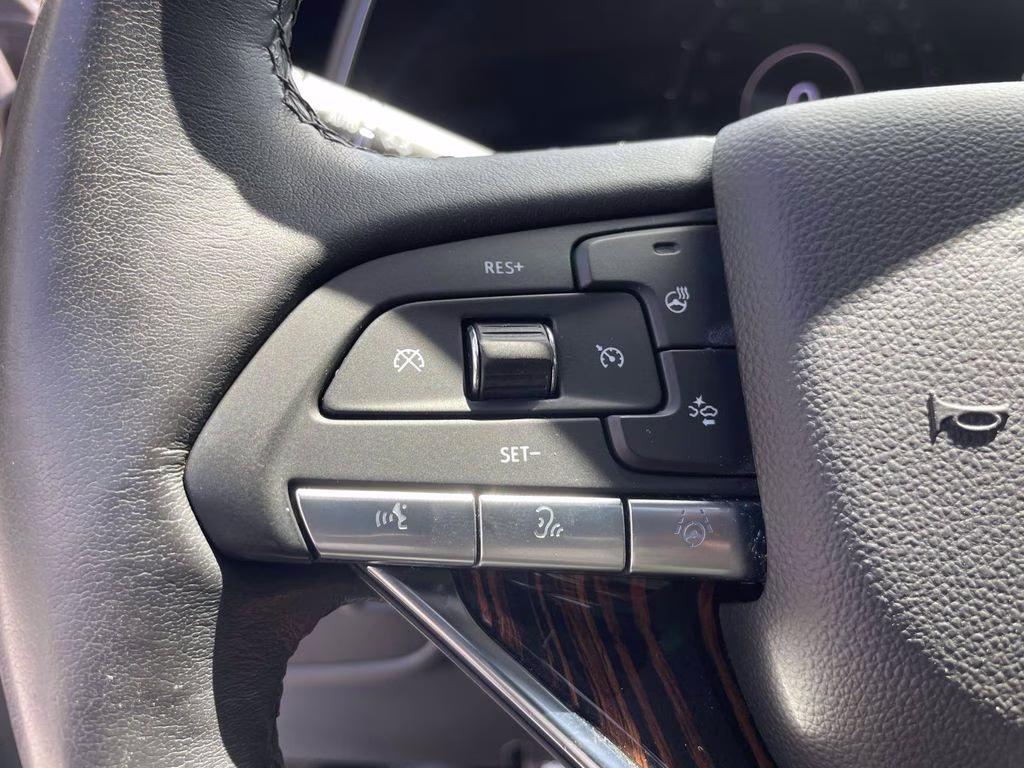 2023 Crystal White Tricoat Cadillac Escalade Premium Luxury 4X4 SUV