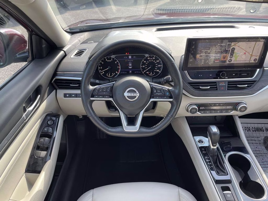 2023 Garnet Pearl Metallic Nissan Altima 2.5 SL AWD Sedan