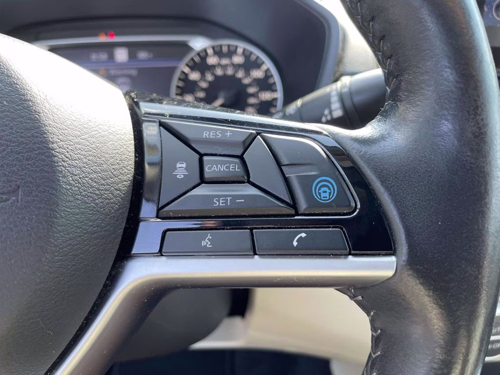2023 Garnet Pearl Metallic Nissan Altima 2.5 SL AWD Sedan