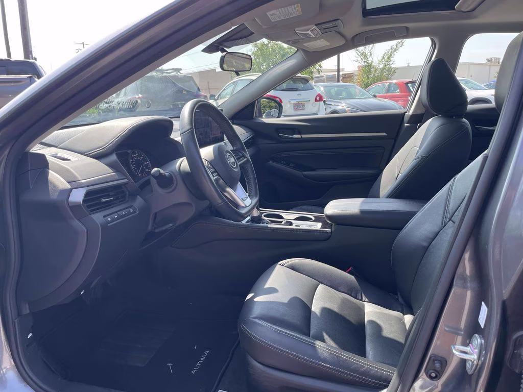 2023 Gun Metallic Nissan Altima 2.5 SL AWD Sedan