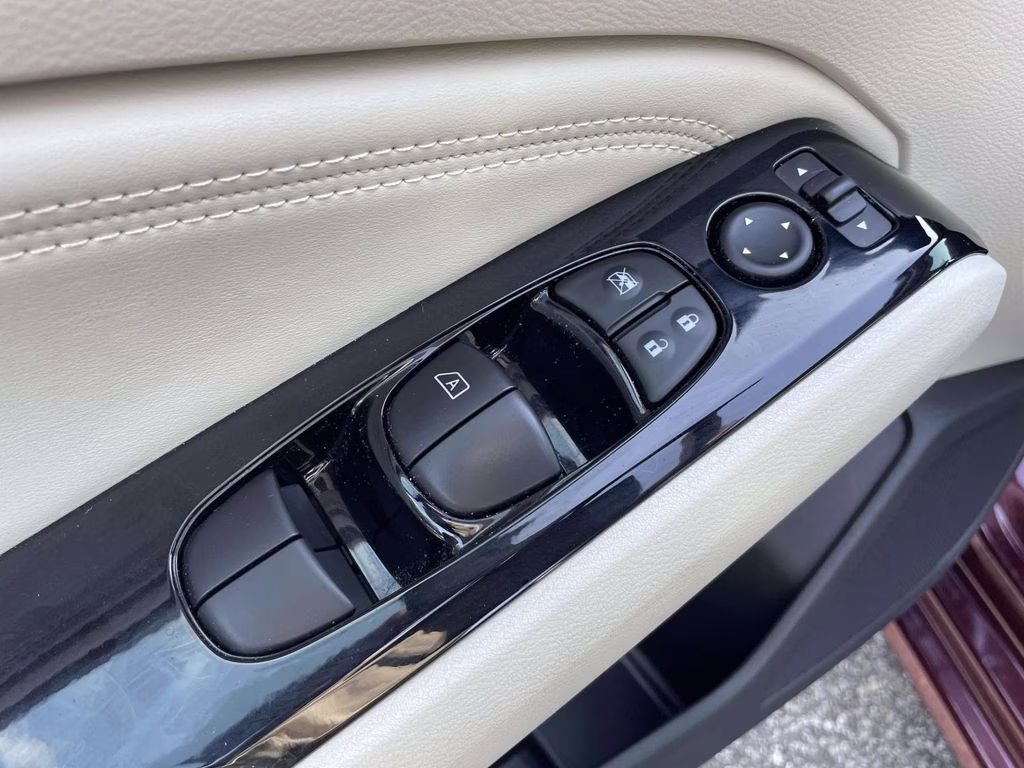 2023 Garnet Pearl Metallic Nissan Altima 2.5 SL AWD Sedan