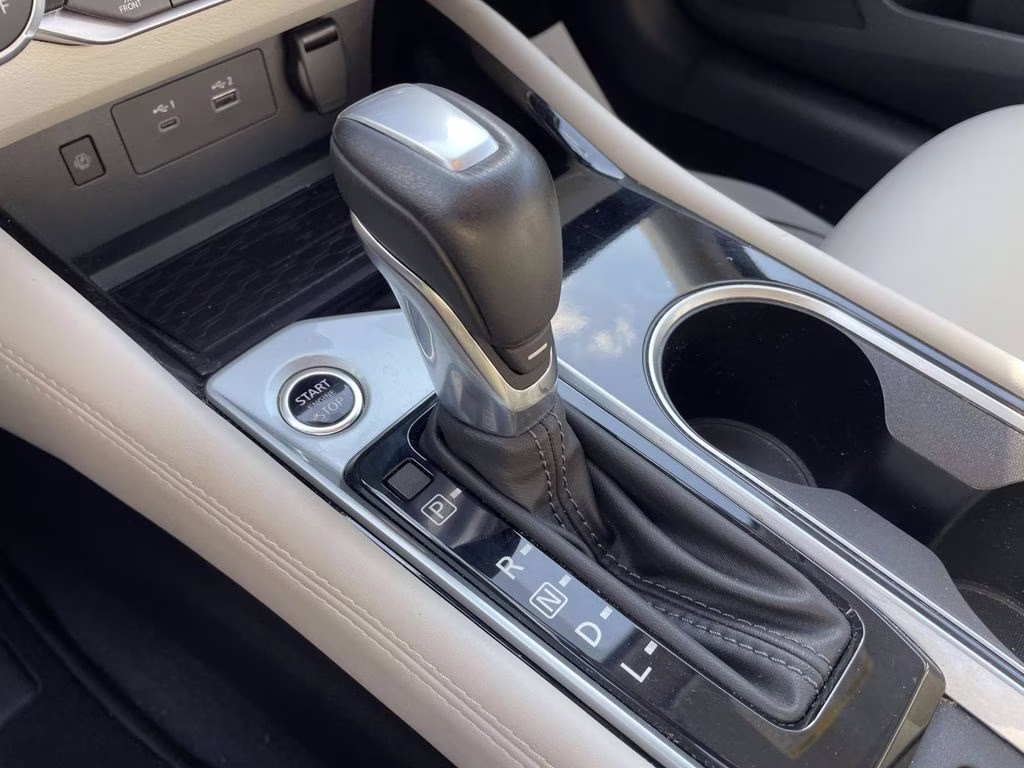 2023 Garnet Pearl Metallic Nissan Altima 2.5 SL AWD Sedan