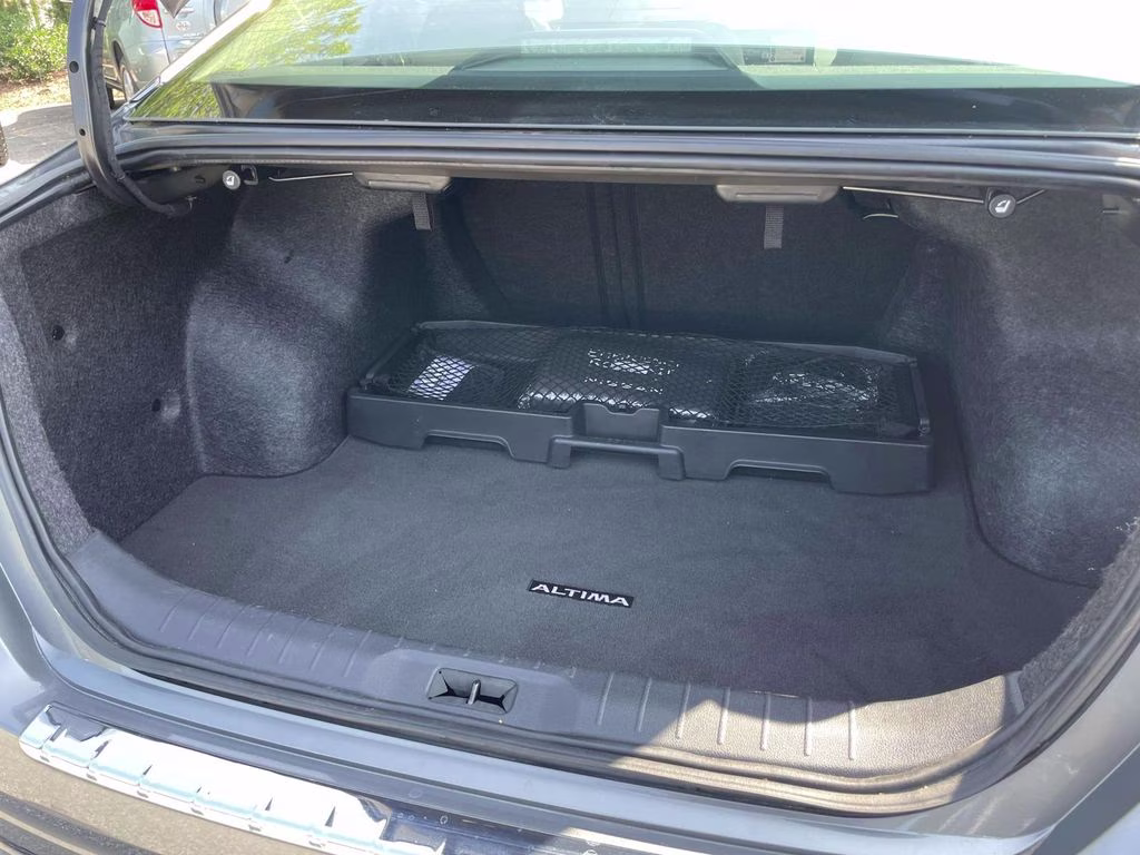 2023 Gun Metallic Nissan Altima 2.5 SL AWD Sedan