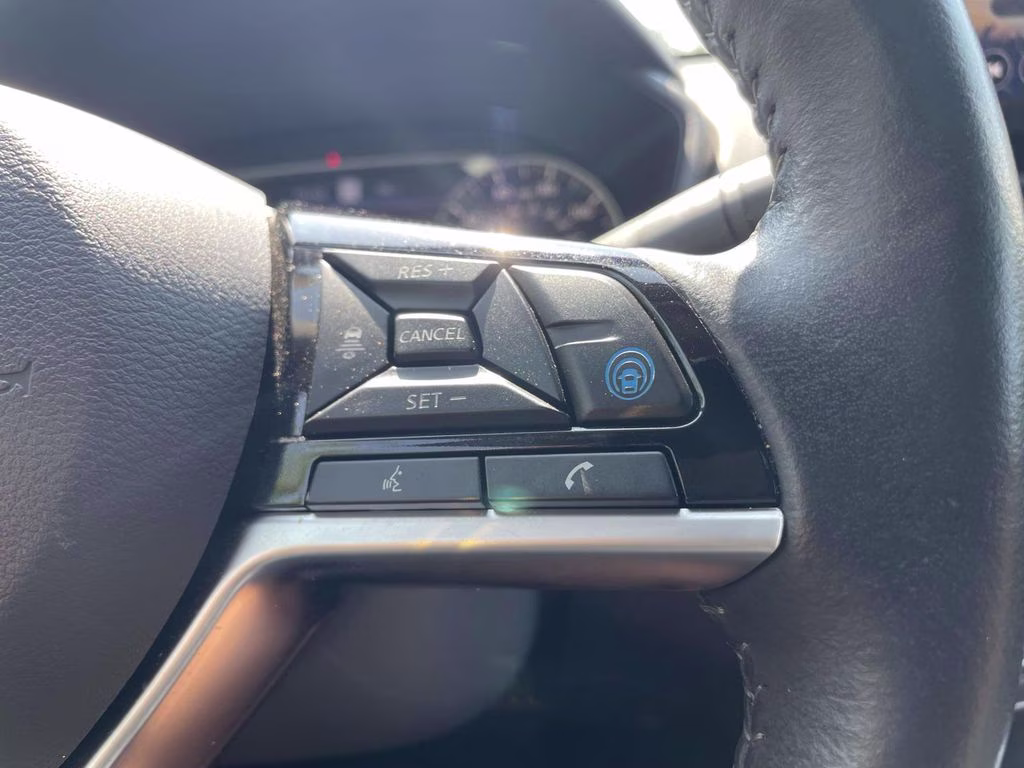 2023 Gun Metallic Nissan Altima 2.5 SL AWD Sedan