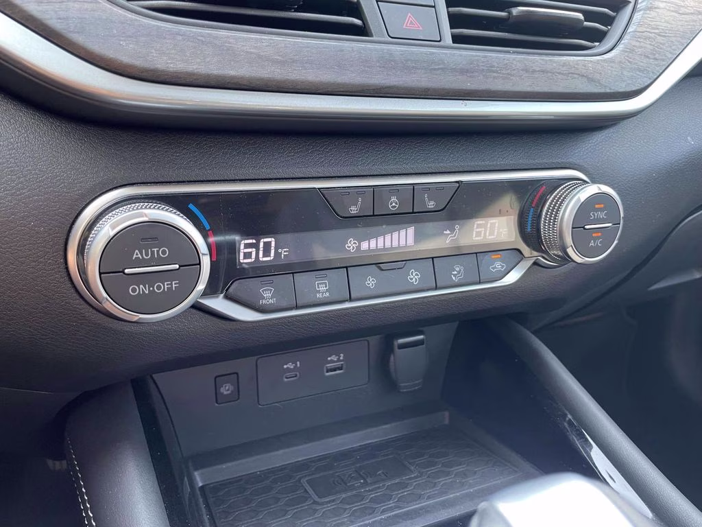 2023 Gun Metallic Nissan Altima 2.5 SL AWD Sedan